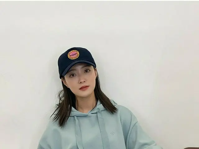 女優イ・セヨン、カジュアルコーデでも輝く美貌…絵画のようなビジュアル