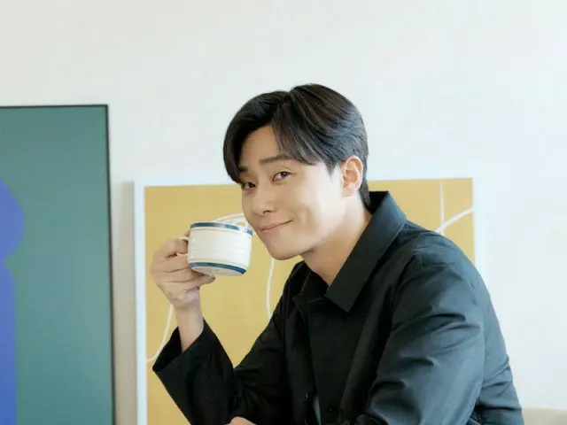 パク・ソジュン、穏やかでゆとりある眼差し…一緒にコーヒータイムを楽しみたい