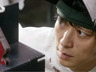 俳優カン・ドンウォン、6カ月にわたるテーブル制作記を公開…「ドンウォン木工所」