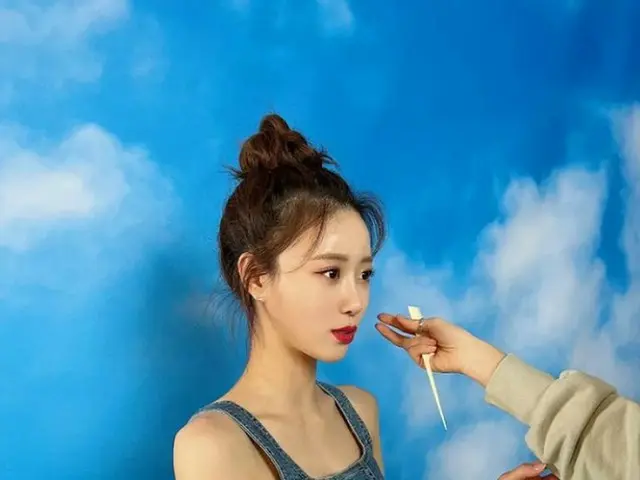 イ・ミジュ（元LOVELYZ）、透明な肌で人形ビジュアル…美貌は更新中