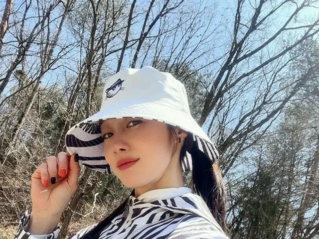 女優チェ・ヨジン、サッカーで鍛えた見事な脚線美