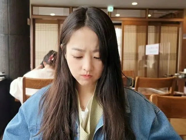 女優パク・ボヨン、冷麺を食べる姿が可愛すぎる… 冷凍人間級の童顔ビジュアル