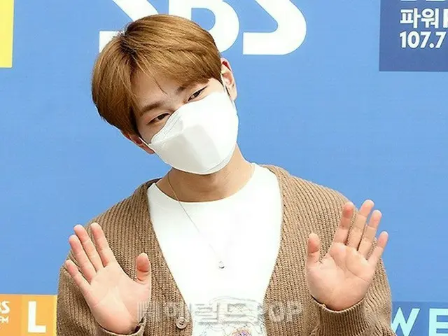 【フォト】「SHINee」オンユ、春の日の出勤途中…SBSパワーFM「2時脱出 Cultwo SHOW」に出演