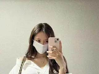 「T-ARA」ヒョミン、白いシャツ+ジーンズスタイルが美しすぎる…ボディラインが名品