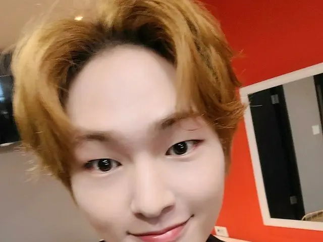 「SHINee」オンユ、毎日ハードワーク…きょうは“ホームズ!!!!”