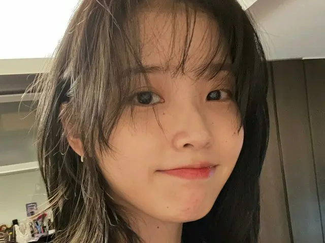 IU（アイユー）、髪を切った近況公開…素顔でも美貌爆発