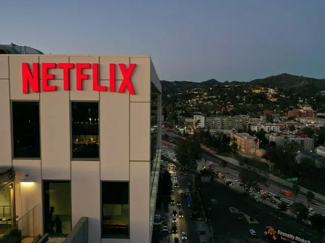 Netflix、広告導入を検討…有料会員20万人減少で