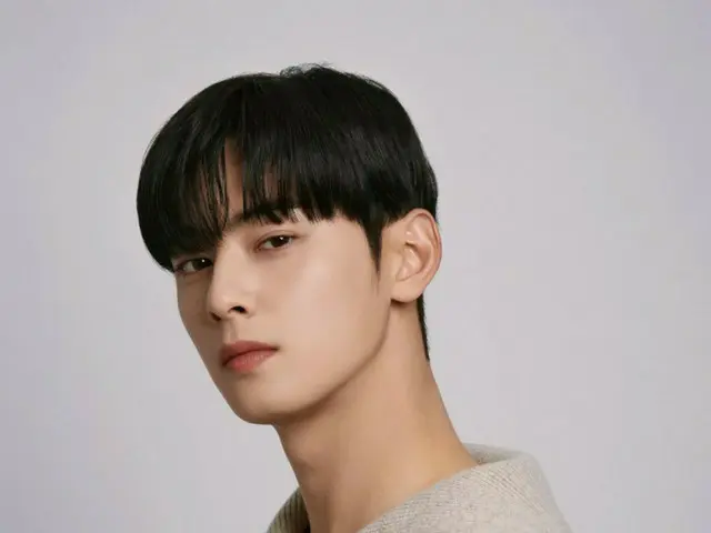 「ASTRO」チャ・ウヌ、この世のものとは思えない美しさ…セクシーな眼差しでファンを悩殺