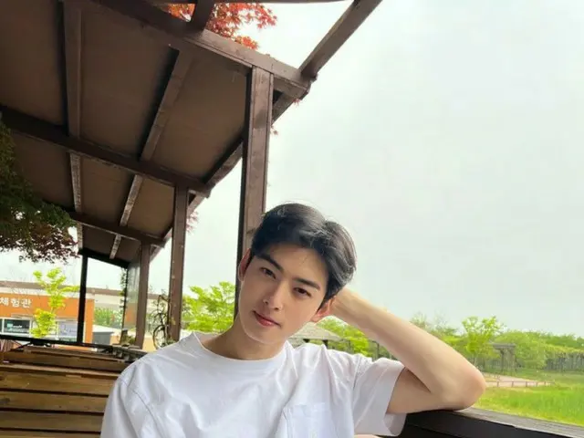 「ASTRO」チャ・ウヌ、白いTシャツ1枚でこんなにかっこいいなんて