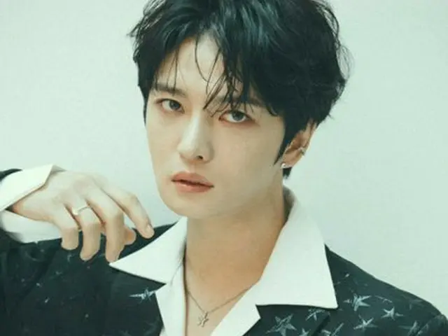 キム・ジェジュン、新たな魅力発見…”頭から足の先までイケメン”