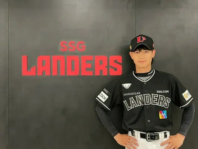 「SHINee」ミンホ、故郷仁川のSSG LANDERSの始球式に参加