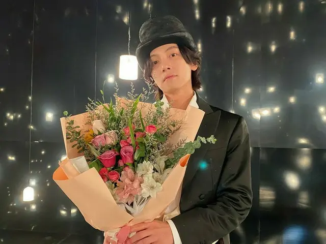 俳優チ・チャンウク、マジシャンの衣装がよく似合う…「アンナラスマナラ -魔法の旋律-」クランクアップ時の写真を公開