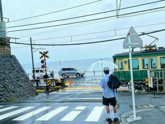 「SHINee」ミンホ、「スラムダンク」の踏切で…天気が良かったらよかったのにね