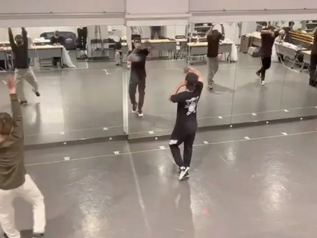 「SHINee」ミンホ、日本ソロファンミD-3…ソロ曲「Romeo and Juliet」を練習中（動画あり）