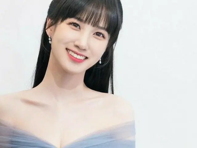 女優パク・ウンビン、こんな露出衣装は初めてみる…清純なのにセクシーさまで