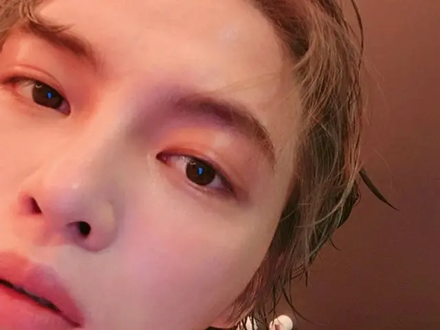キム・ジェジュン、今回はシャワー姿を認証ショット… 夢幻的な雰囲気