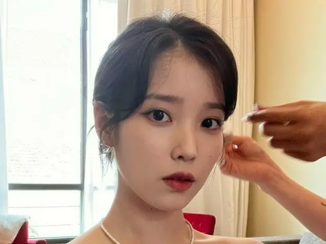 IU（アイユー）、カンヌを魅了した優雅な美貌…1億ウォン超えるジュエリーより華やかに