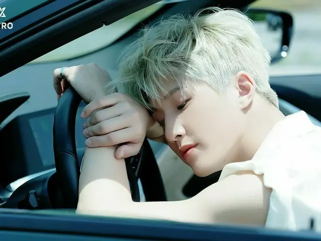 「ASTRO」ジンジン、「Men’s Health」6月号のグラビア撮影ビハインドカット公開