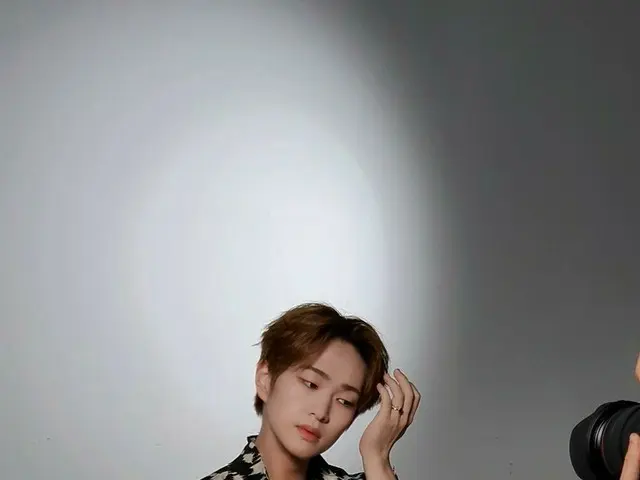「SHINee」オンユ、シックな魅力のイケジンギモード…日本ソロアルバムのジャケ写ビハインド