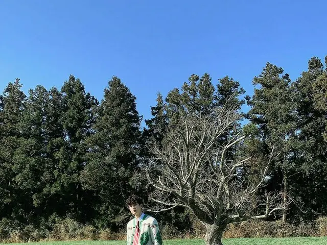 チェ・ウシク、アルバムから探してアップした写真は?…“最近写真を撮ってなくてアップするものがないですね”