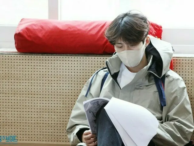 俳優キム・ソンホ、活動再開で復帰控えた近況…登山ウェアで稽古に夢中