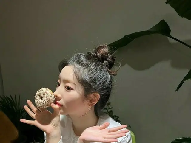 「TWICE」ダヒョン、非現実的な顔の大きさと透明感あふれる魅力発散