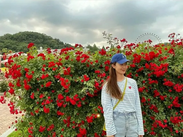 女優チョン・ソミン、花よりも輝くビジュアル…ナチュラルな普段着も爽やか