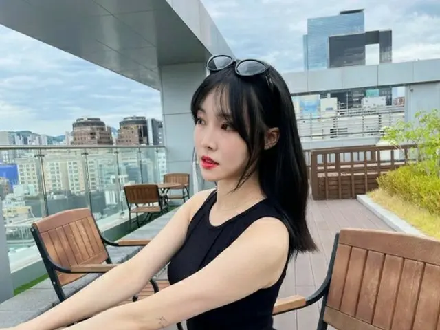 元「GFRIEND」ユジュ、腕にタトゥしたの？…さらに成熟したビジュアル披露