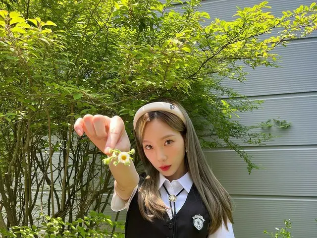 「少女時代」テヨン、ほんとにアラサー?…制服ルックも違和感なし