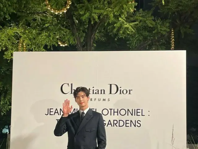 「ASTRO」チャ・ウヌ、ダンディなスーツ姿で大人の魅力…スタイル良すぎ！