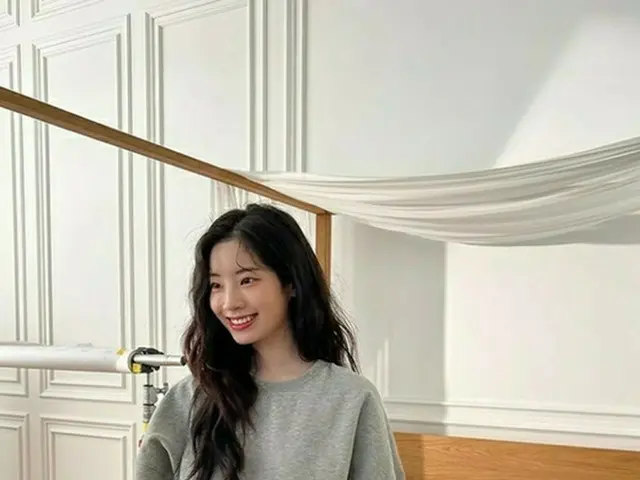 「TWICE」ダヒョン、ナチュラルな姿もラブリー満点…人間のビタミンの日常