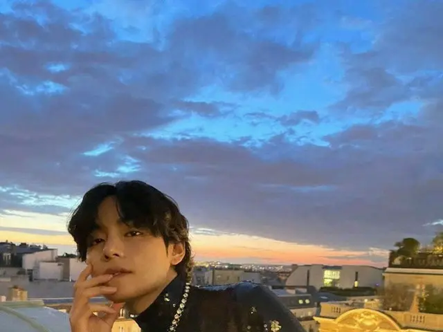 「BTS（防弾少年団）」V、フランス・パリでの写真を大公開…今日も輝くビジュアル