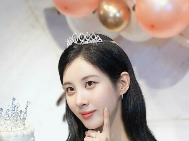 「少女時代」ソヒョン、ティアラをつけてお姫様の誕生日パーティー…“祝ってくださったみなさんありがとうございます”
