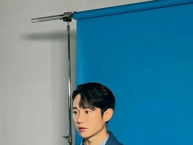 俳優チョン・ヘイン、プロフィール写真のビハインドカット公開…正統派イケメンのさわやかビジュアル