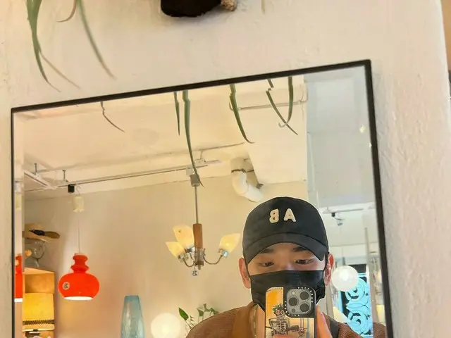 「SHINee」KEY（キー）、オシャレな照明ショップを訪問…「少女時代」テヨンが“あなたAB型だったっけ”