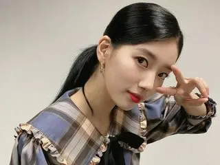 女優スジ、非現実的な人形ビジュアル