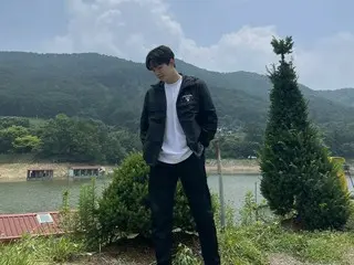 ジュノ（2PM）、カジュアルでラフなスタイルと思ったら…よく見たらプラダのジャケット