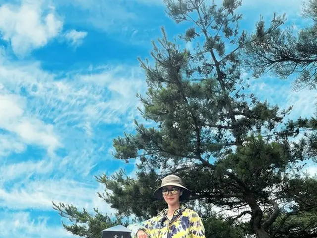 「少女時代」ユリ、一人登山で爽やかなビジュアル…写真は誰が撮ってくれたの？