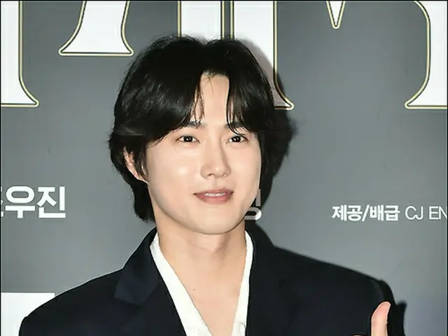 【フォト】「EXO」スホ、映画「宇宙+人」のVIP試写会に出席…“「宇宙+人」見に来ました”