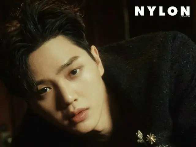 日本を熱狂させた俳優ソン・ガンのグラビア...”目にさまざまな感情が含まれている”