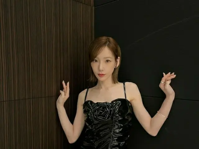 「少女時代」テヨン、あり得ないほどのスリムなスタイル…ブラックドレスの妖精
