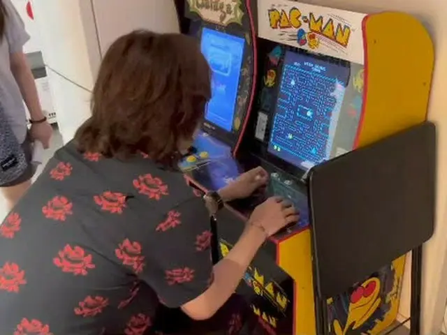 チャン・グンソク、ゲームに熱中する無邪気な姿が微笑み誘う