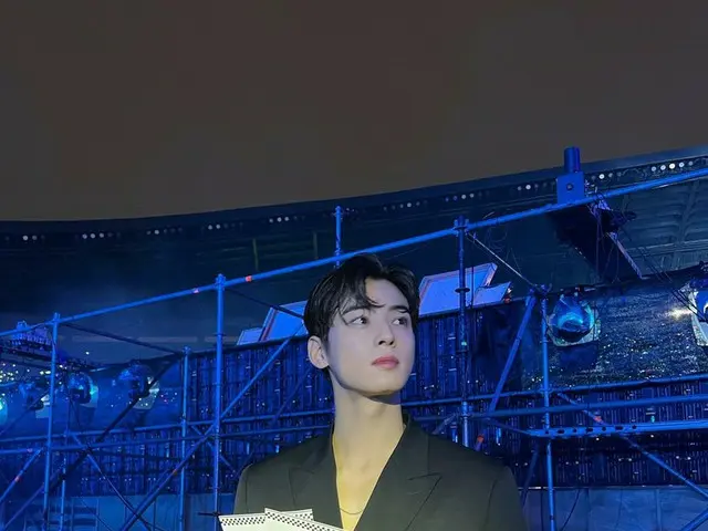 チャウヌ（ASTRO）、舞台の下でも“顔の天才”…まぶしい“チャMC”