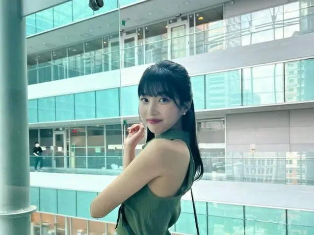 「Red Velvet」ジョイ、夏の“出勤ルック”が超ホット！