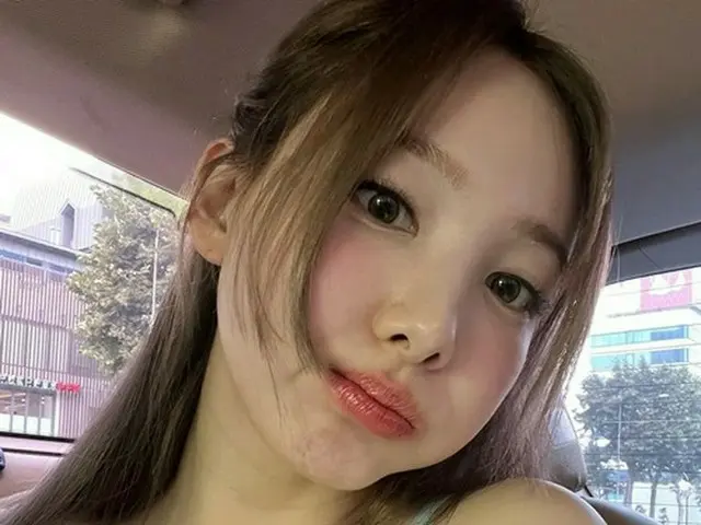 「TWICE」ナヨン、くらっとする鎖骨ライン…セクシー＆ラブリーなセルフィ-披露