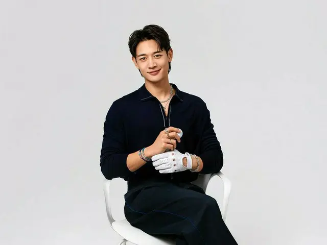 「SHINee」ミンホ、ゴルフウェアの広告かと思ったらジュエリーの広告…輝くビジュアル
