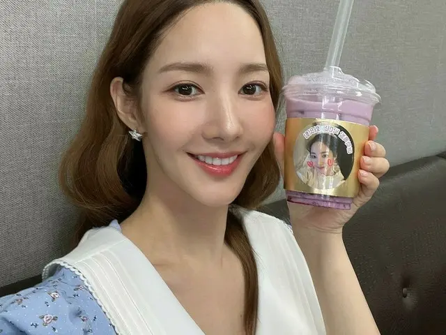 女優パク・ミニョン、ピョ・イェジンからのカフェカーに感謝…トールサイズカップで小顔誇る