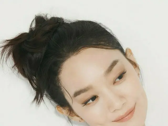 女優シン・ミナ、シックで優雅でラブリーなグラビア公開