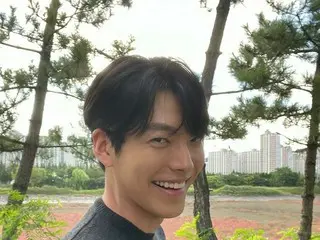 俳優キム・ウビン、ステキな微笑みにキュン