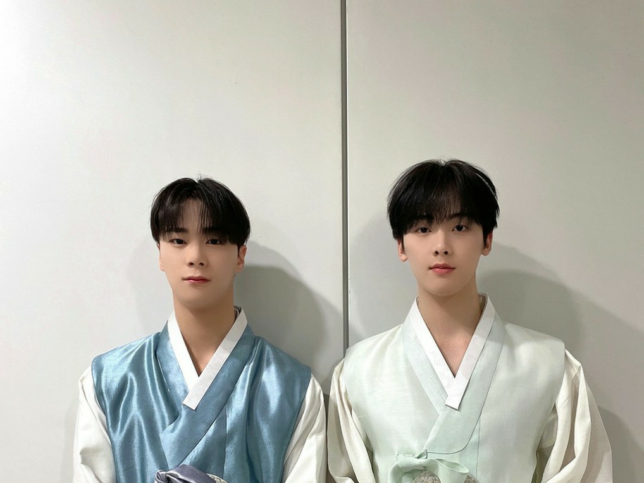 ASTRO」ムンビン＆ユンサナ、韓服着て“秋夕”のあいさつ | wowKorea